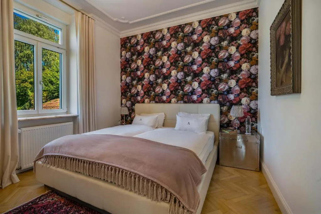 Second bedroom in the Executive Suite with Lake View
